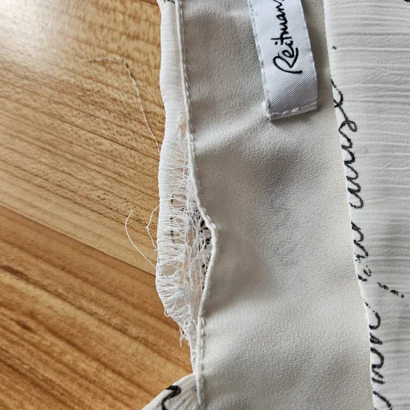 White Script Print Blouse - Picture 2 of 2